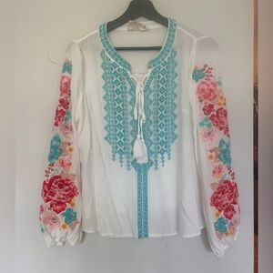 Savanna Jane Embroidered Boho Peasant Top Medium White Floral Sleeves